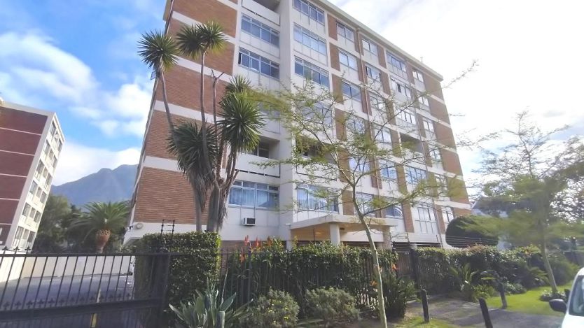 1 Bedroom apartment for sale in Rondebosch, Cape Town