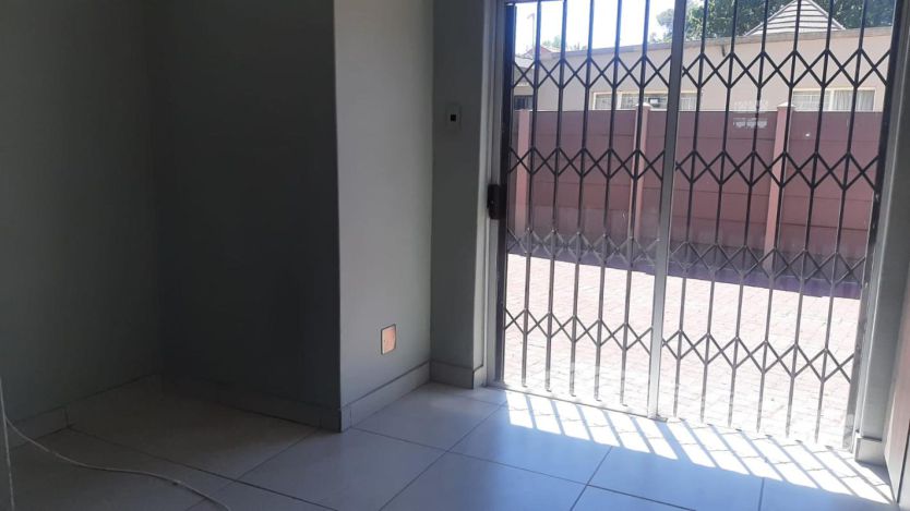 1 Bedroom apartment to rent in Secunda