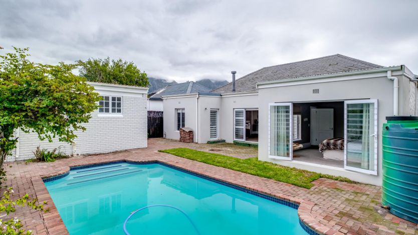 3 Bedroom house for sale in Harfield Village, Cape Town
