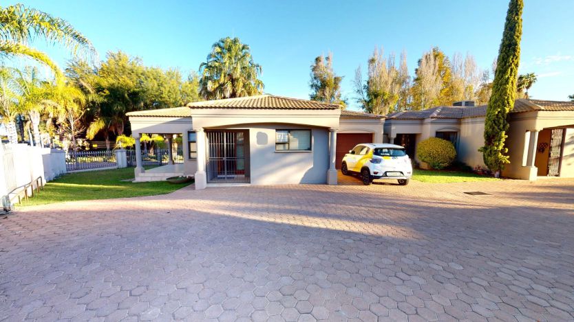 2 bedroom townhouse - freehold for sale in keidebees, upington