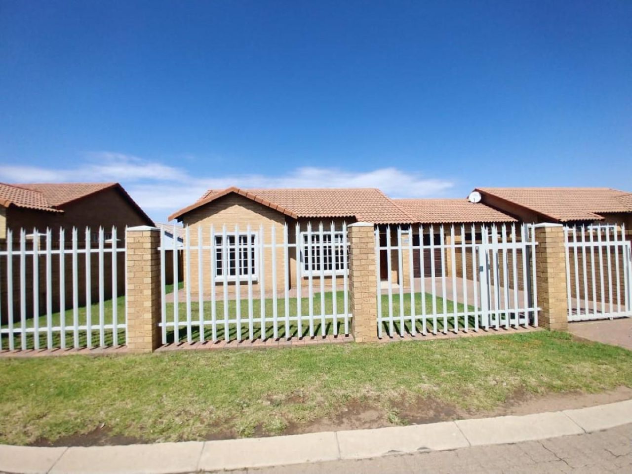 3 Bedroom house for sale in Tasbet Park Ext 1 Witbank