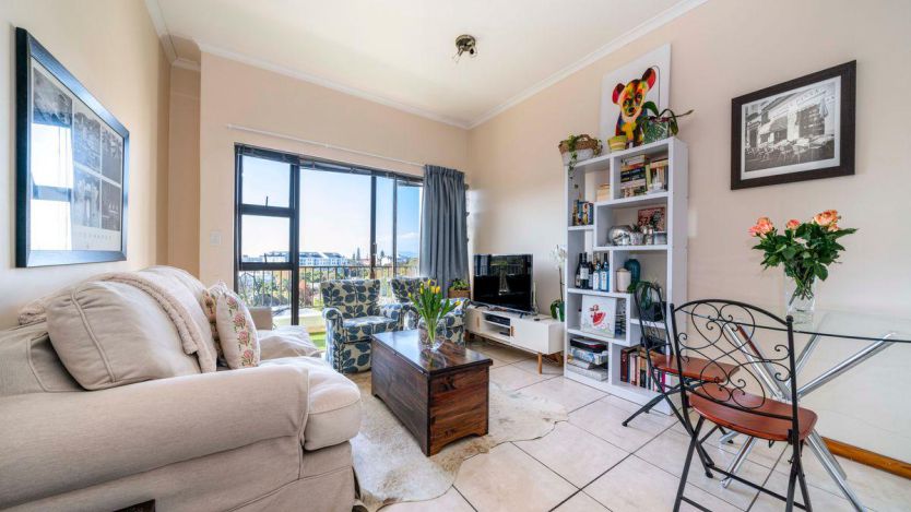 1 Bedroom apartment for sale in Rondebosch Village, Cape Town