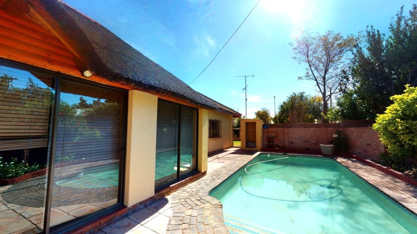 4 bedroom house for sale in oosterville, upington
