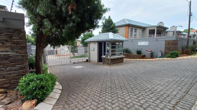 3 Bedroom apartment to rent in Westcliff, Johannesburg